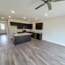 4839 Lake Ln in Knoxville, TN - Building Photo - Building Photo