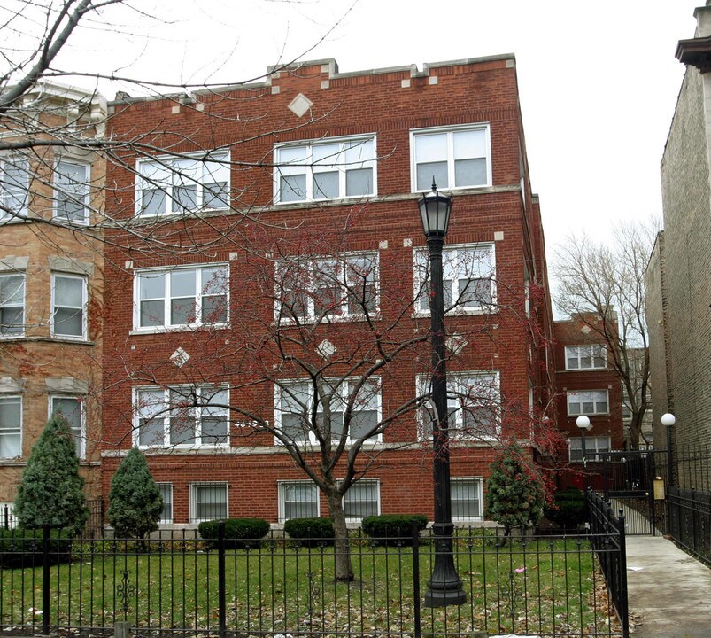 4649-4653 N Malden St in Chicago, IL - Building Photo