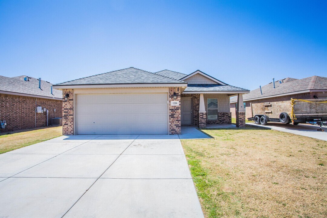 13206 Avenue V in Lubbock, TX - Building Photo