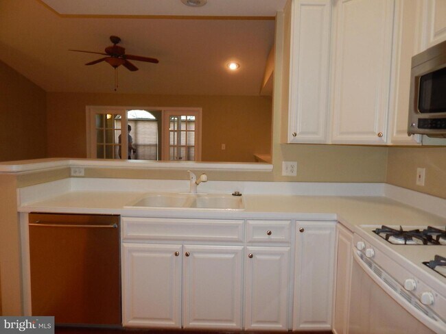 7707 Haynes Point Way-Unit -I in Alexandria, VA - Building Photo - Building Photo