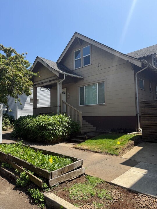 1314 N Webster St in Portland, OR - Building Photo
