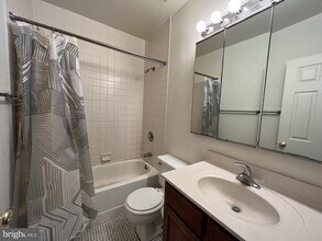 2030 Walnut St in Philadelphia, PA - Building Photo - Building Photo