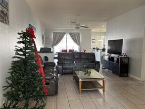 924 Emerald Green Ct in Kissimmee, FL - Building Photo - Building Photo