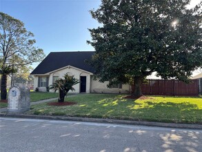 15622 Rock House Rd in Houston, TX - Building Photo - Building Photo
