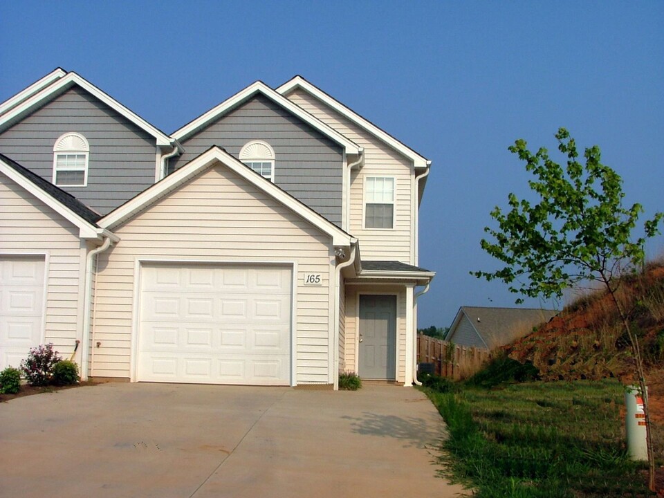 165 Clusters Cir in Mooresville, NC - Building Photo