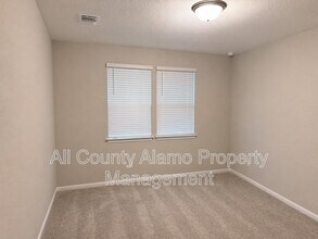 420 Chaste Tree Dr in San Marcos, TX - Building Photo - Building Photo