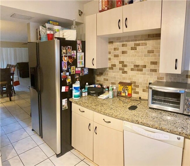 5033 SW 121st Terrace in Cooper City, FL - Building Photo - Building Photo