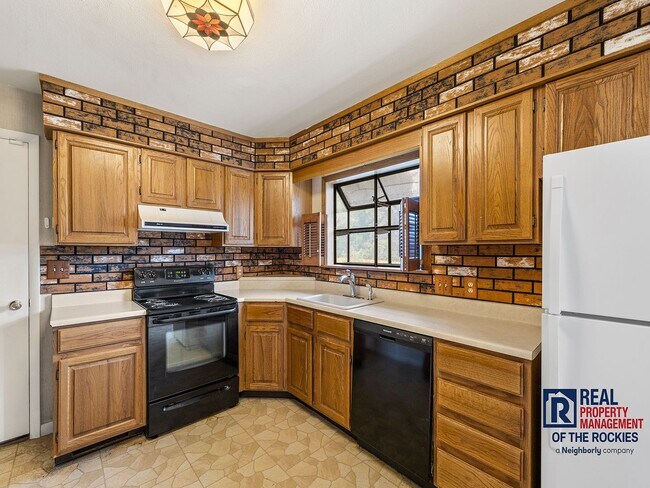 property at 1400 Shamrock St