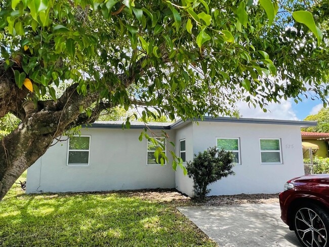 property at 525 NW 22nd Ave