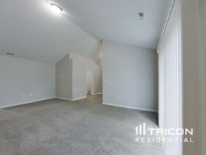 15037 Oak Rd in Carmel, IN - Building Photo - Building Photo
