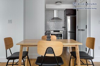 101 E 10th St in New York, NY - Building Photo - Building Photo