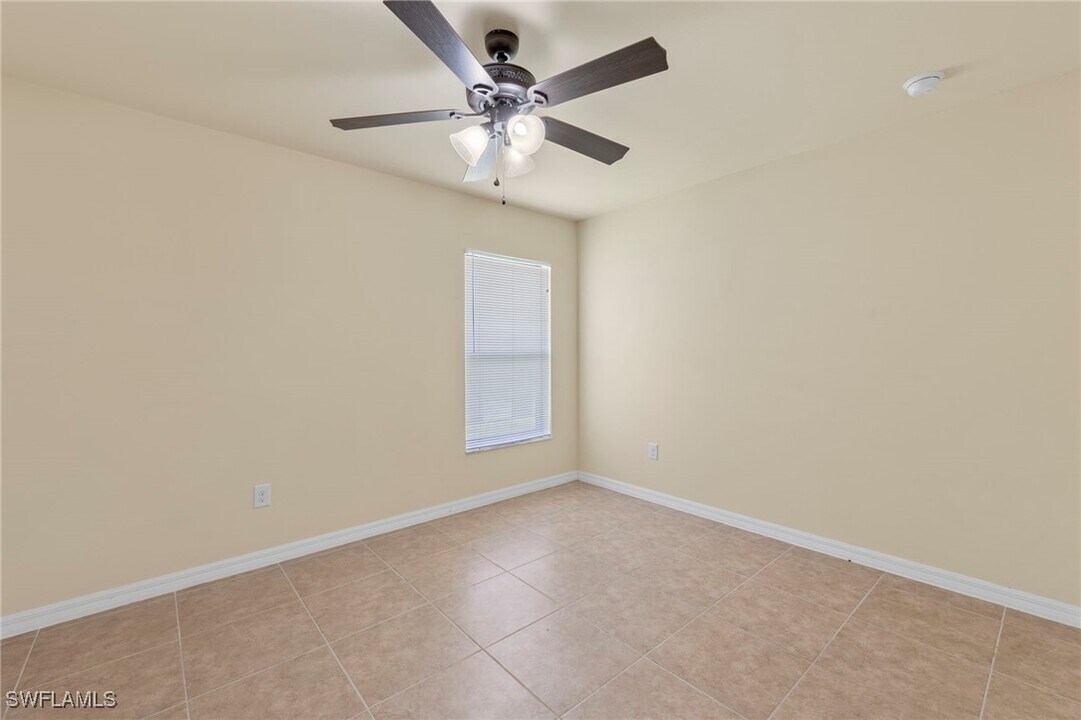 3022 SW 15th Pl in Cape Coral, FL - Building Photo