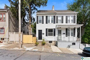 821 Jackson St in Easton, PA - Building Photo