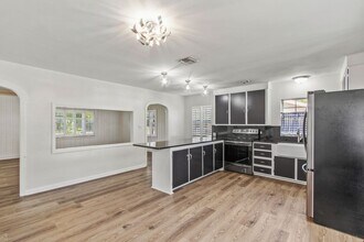 417 Palm Ave in Eustis, FL - Building Photo - Building Photo