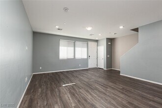 6228 Haiku Stairs St in Las Vegas, NV - Building Photo - Building Photo