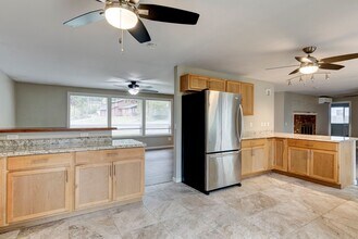 1491 SW Robertson Dr in Oak Harbor, WA - Building Photo - Building Photo
