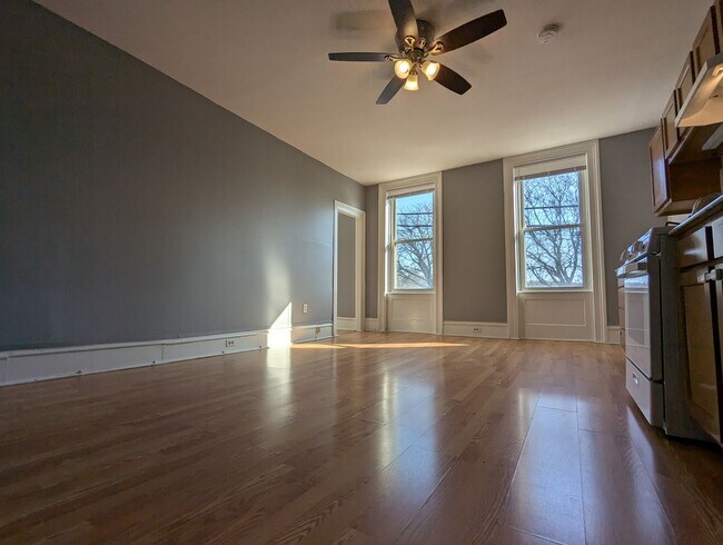 1273 Broadway in Watervliet, NY - Building Photo - Building Photo