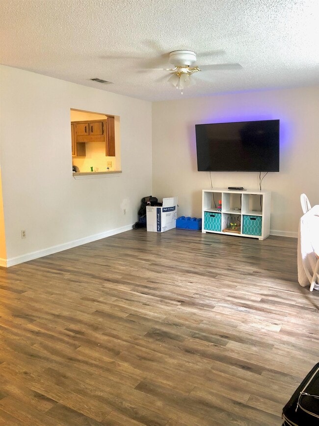 2364 Tina Dr in Tallahassee, FL - Building Photo - Building Photo