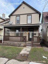 2711 Grandview Ave in McKeesport, PA - Building Photo