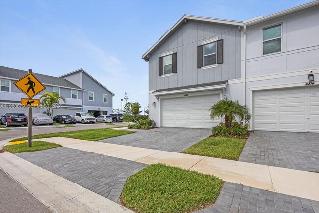 property at 4820 Longwood Lake Sq