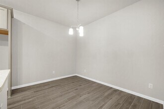 5606 Hyde Park Dr in Pasadena, TX - Building Photo - Building Photo