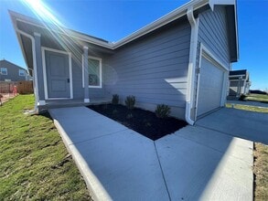 23437 Firelight Dr in Elgin, TX - Building Photo - Building Photo