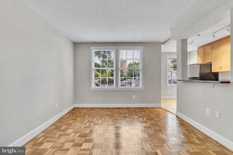 502 Bashford Ln-Unit -3213 in Alexandria, VA - Building Photo - Building Photo