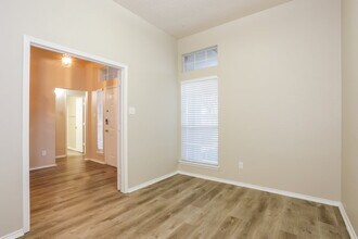 216 Stone Creek Blvd, Unit 155 in Glenn Heights, TX - Building Photo - Building Photo