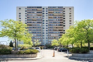 6 Whittier Pl in Boston, MA - Building Photo