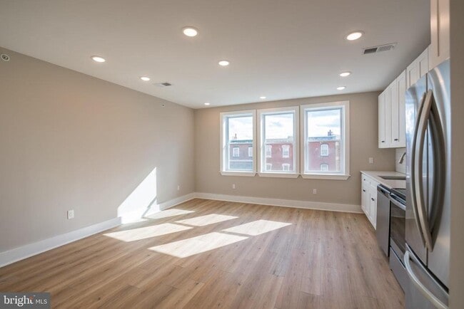 2825 W Girard Ave in Philadelphia, PA - Building Photo - Building Photo