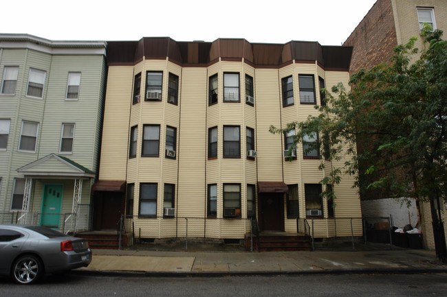 80-82 Wolffe St in Yonkers, NY - Building Photo - Building Photo