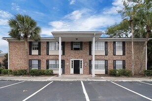 The Columns in Jacksonville, FL - Building Photo