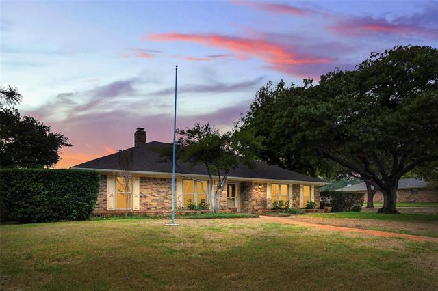 2608 Evans Dr in Plano, TX - Foto de edificio