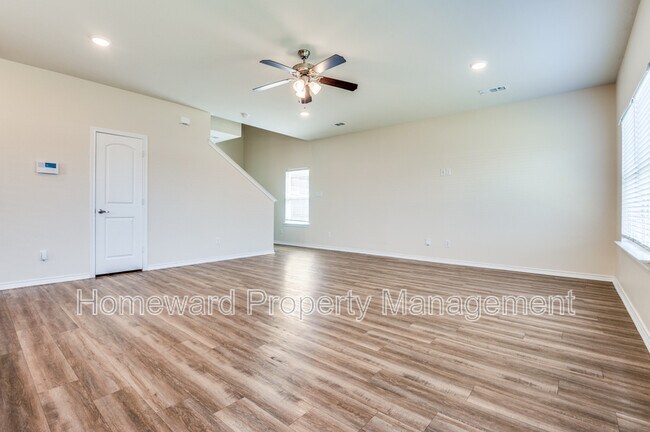 257 Michelle Dr in Grand Prairie, TX - Building Photo - Building Photo