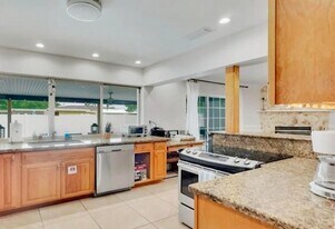 5940 NE 22nd Ave in Fort Lauderdale, FL - Building Photo