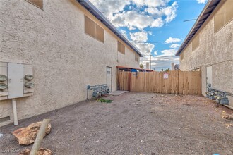 1234 E Hacienda Ave in Las Vegas, NV - Building Photo - Building Photo