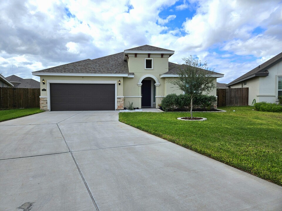 14201 Gorman Fls Rd in McAllen, TX - Building Photo