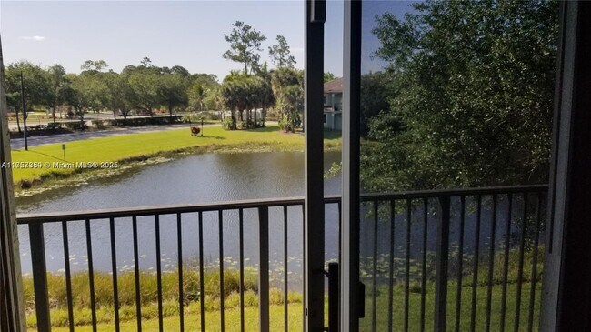 property at 280 Crestwood Cir