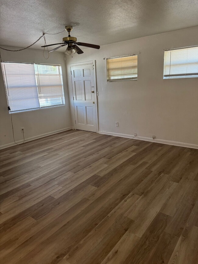 4839 Rochdale Rd in Jacksonville, FL - Building Photo - Building Photo