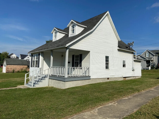 223 E 6th St in Wellston, OH - Building Photo - Building Photo