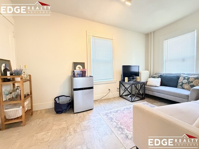 33R Winship Pl in Boston, MA - Building Photo - Building Photo