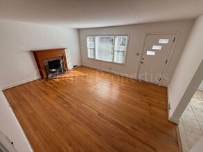 1058 Irving St in Winston-Salem, NC - Building Photo - Building Photo