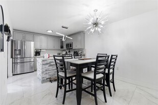 1017 10th St in West Palm Beach, FL - Building Photo