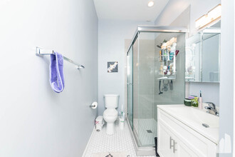2335 W Moffat St, Unit # 02 in Chicago, IL - Building Photo - Building Photo