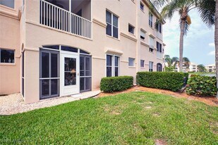 9100 Southmont Cove in Ft. Myers, FL - Building Photo