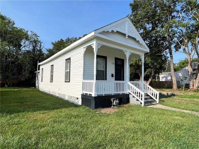 property at 1003 Texas St