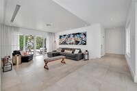 21225 NE 19th Ct in Miami, FL - Foto de edificio - Building Photo