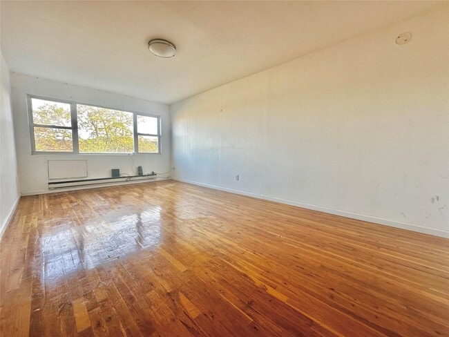 211-32 23rd Ave in Queens, NY - Building Photo - Building Photo