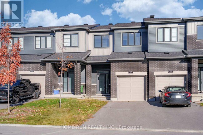 587 Lilith St in Ottawa, ON - Building Photo - Building Photo