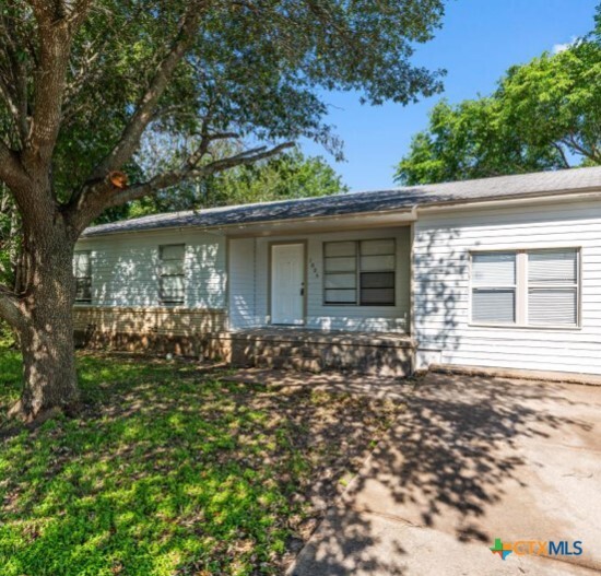 property at 1004 S 5th St